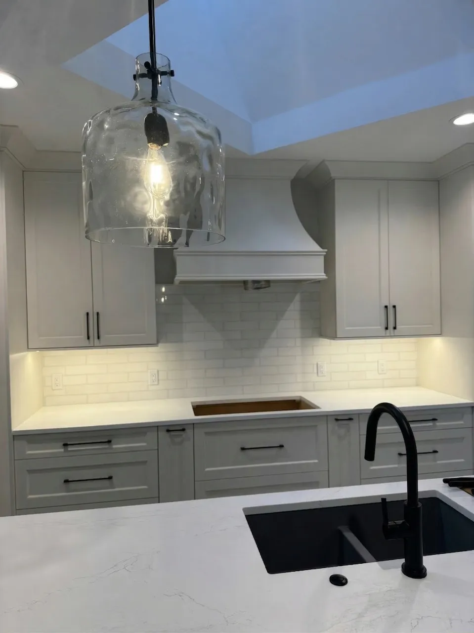 Kitchen backsplash tile work by Paez And More